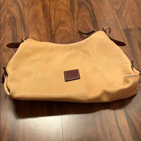 Dooney & Bourke Handbags - Dooney & Bourke purse